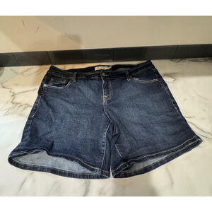 Torrid Denim Blue Jean Shorts Sz 16 Pockets 7 inch Inseam Jean Stretch GUC Mid